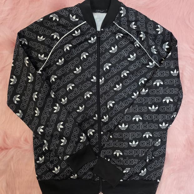 Adidas black white logo jacket

아디다스 블랙 