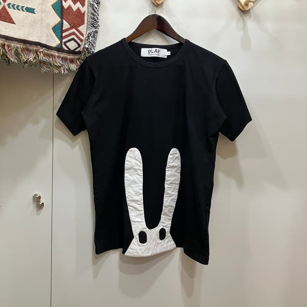 꼼데가르송 x 오즈월드 럭키 래빗 티셔츠