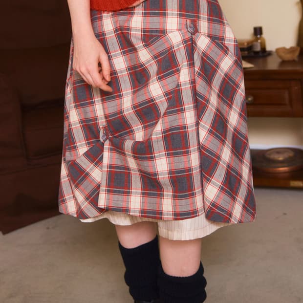 헤레틱 버튼 플레어 체크스커트