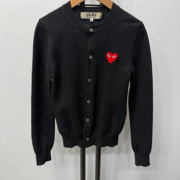 매징핀정품) 꼼데가르송 여성 레드와펜 블랙 가디건 S