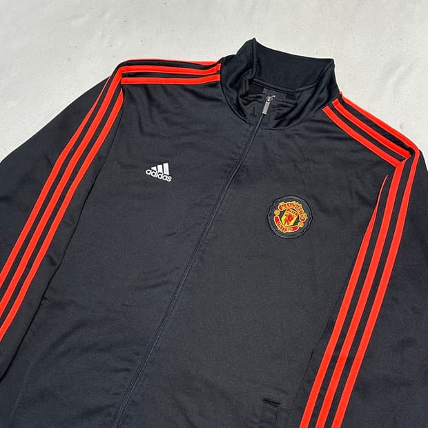 110 아디다스 맨체스터 유나이티드 블랙 트랙탑