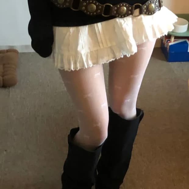 ribbon white skirt