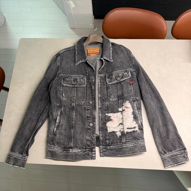 Made in Italy🇮🇹 디젤 디스트레스 흑청 데님 자켓