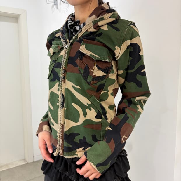 K.U.I 밀리터리 카모 투웨이 자켓