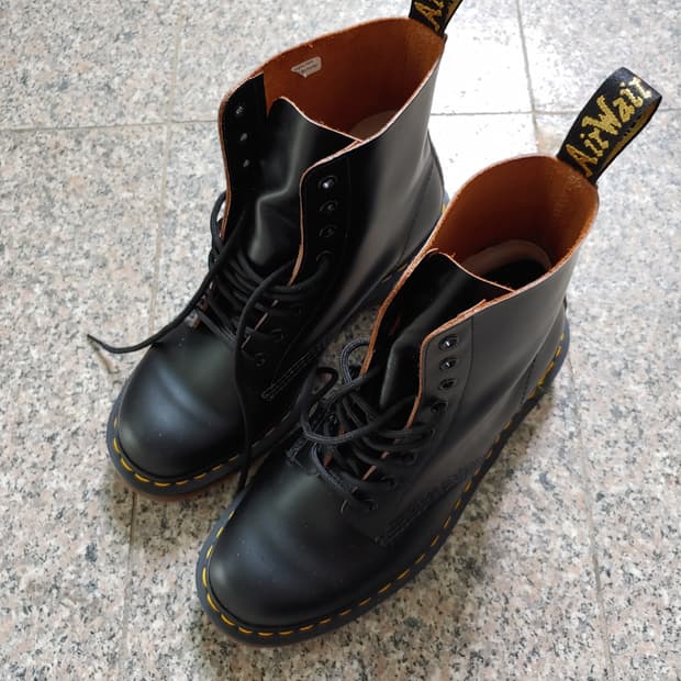닥터마틴 mie 1460 black uk9 정발