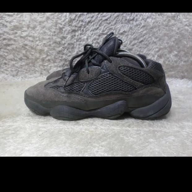 아디다스 이지500 유틸리티 블랙