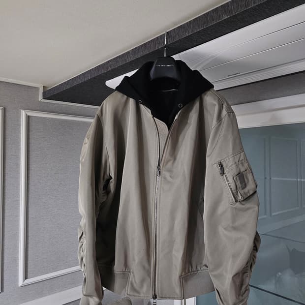 [거의 새것] 질스튜어트 뉴욕 후드 패널 MA-1 항공점퍼 자켓 M