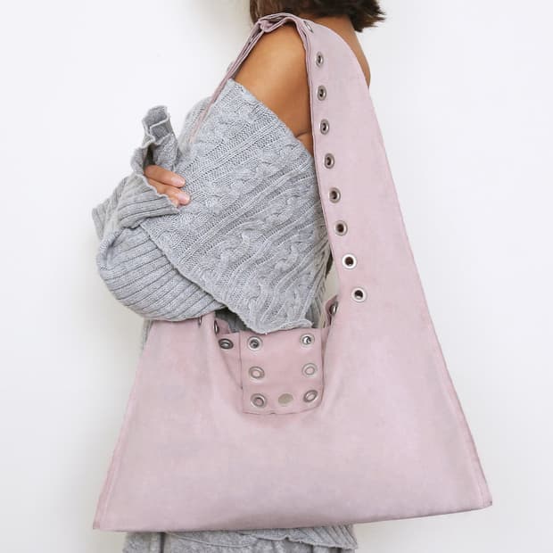 폴리수엠 아일렛 스웨이드 숄더백 PINK