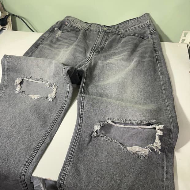 38 L 페이탈리즘 와이드핏 그레이워시드 무찢 데님팬츠