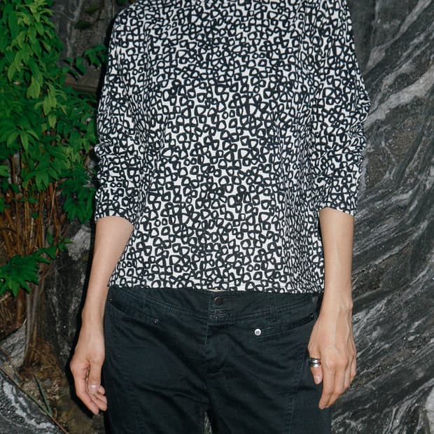 Vintage pattern half turtleneck