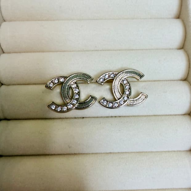 샤넬 샴페인골드 CC 언발장식 귀걸이 업사이클링