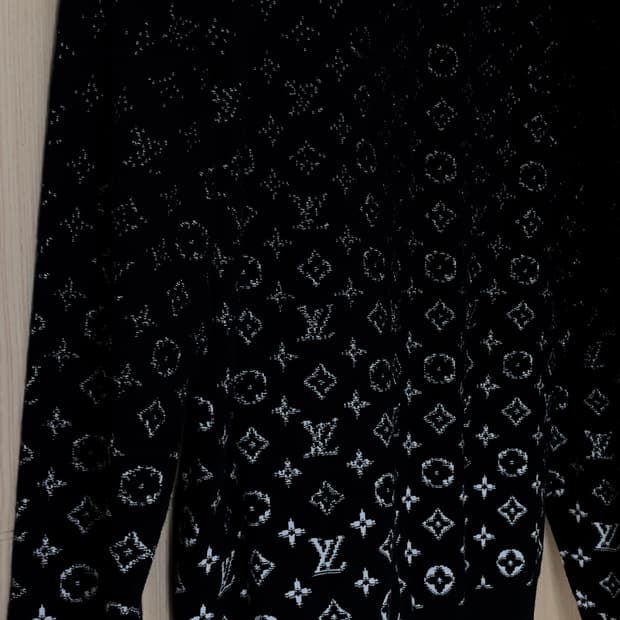 Louis Vuitton (루이비통) 1A8FM1 모노그램 크루넥