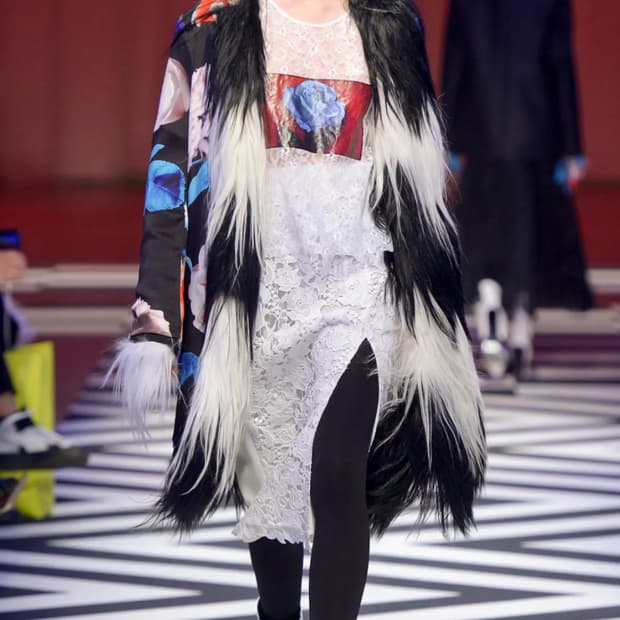 MSGM 엠에스지엠 17/FW 시스루 플로어 레이스 숏츠 슬리브드