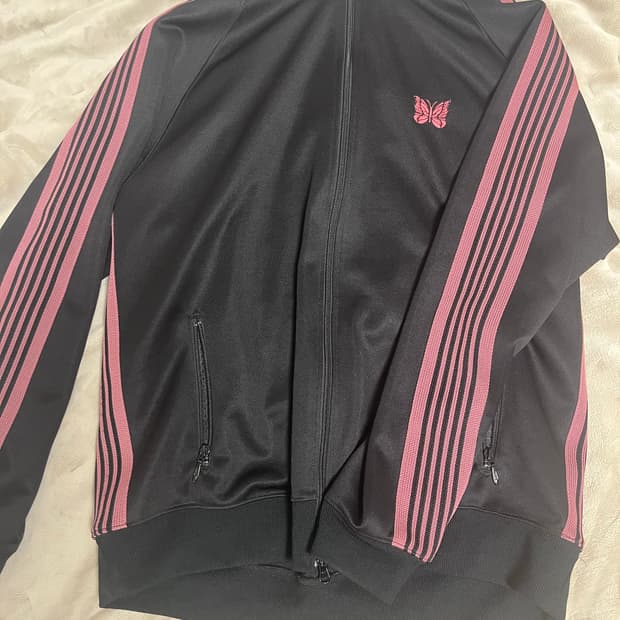 니들스 트랙자켓 블랙/핑크