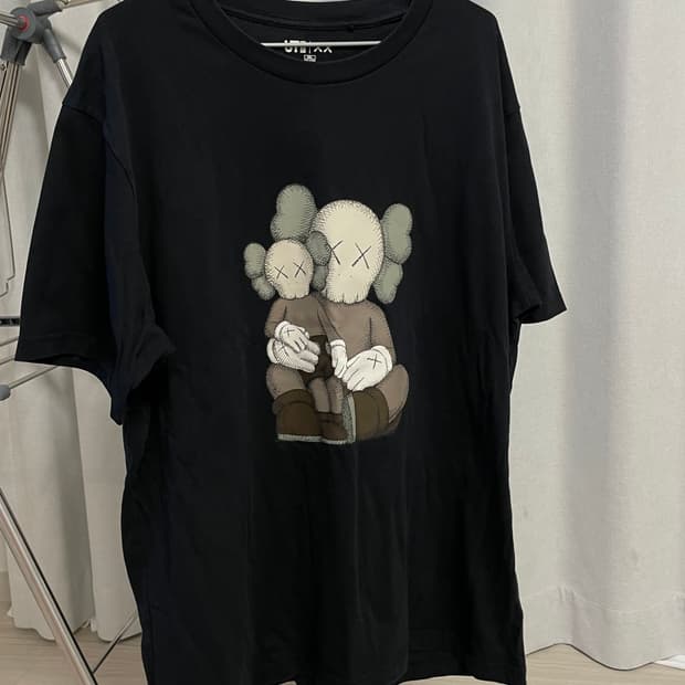 [XXL] 유니클로 카우스 반팔 유니클로 UT KAWS