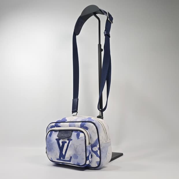 루이비통 모노그램 워터컬러 아웃도어 크로스백