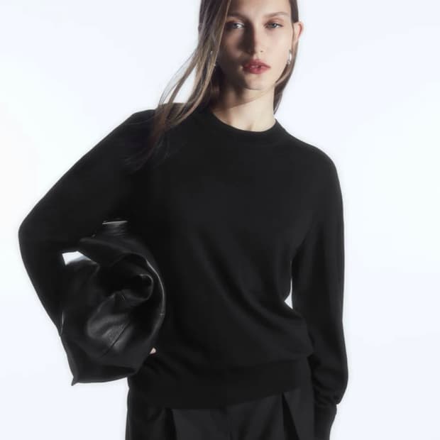 COS 니트 티셔츠