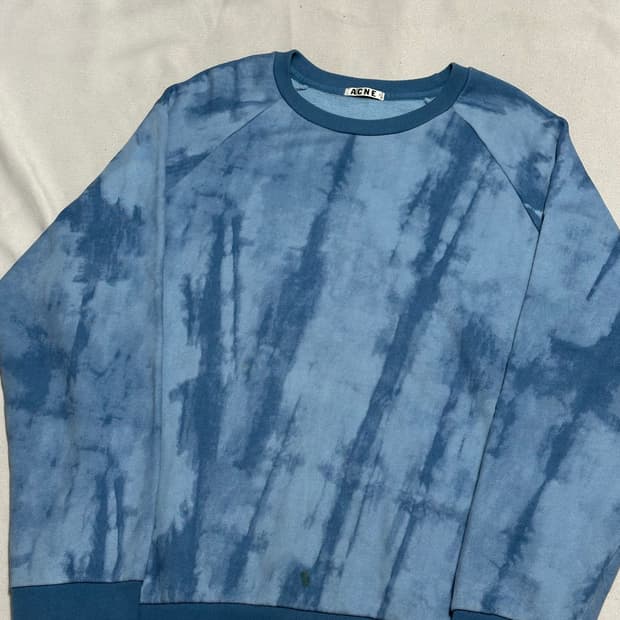 XS 아크네 스튜디오 블루 타이다이 맨투맨