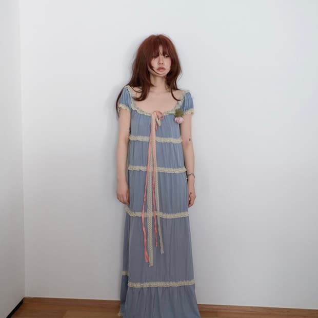 프레클 silk strap tiered maxi dress