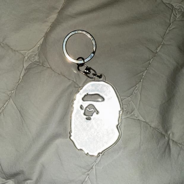 베이프 일본 키링