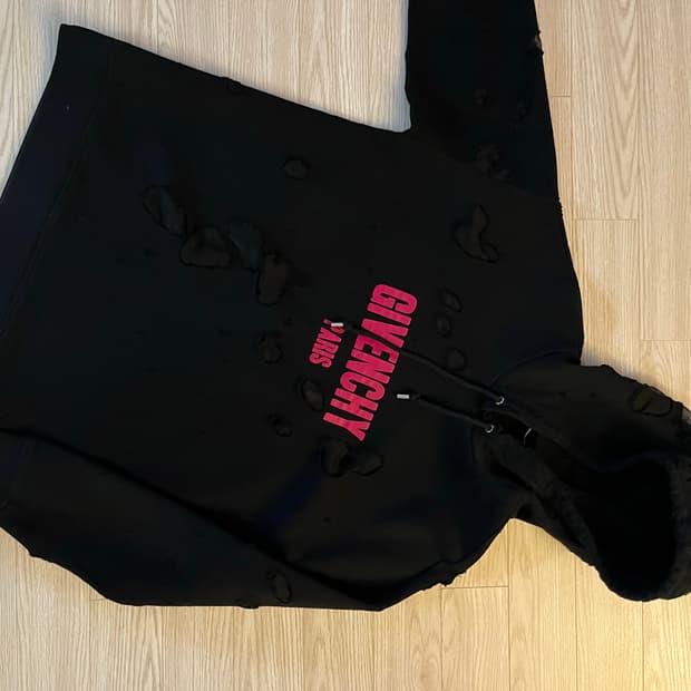 지방시 디스트레스드 블랙 후드티