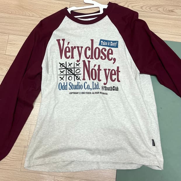 오드스튜디오 롱슬리브 버건디