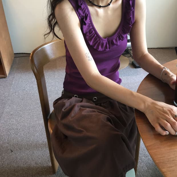 Frill sleeveless