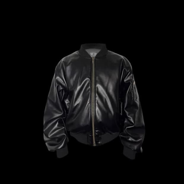 에모스탠스클럽 레더 봄버 구매