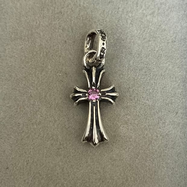 크롬하츠 핑크사파이어 2p 베이비펫 펜던트