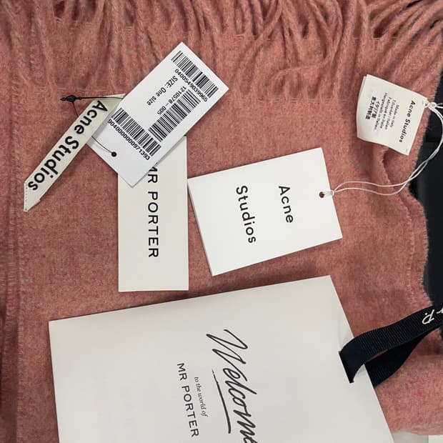 아크네스튜디오 스키니 울 머플러 핑크 사선탭 280cmx25cm