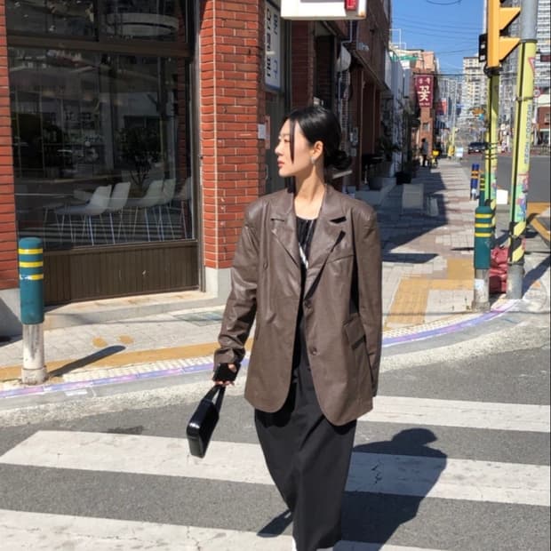 윈아웃 나인 오버핏 박시 레더자켓 브라운