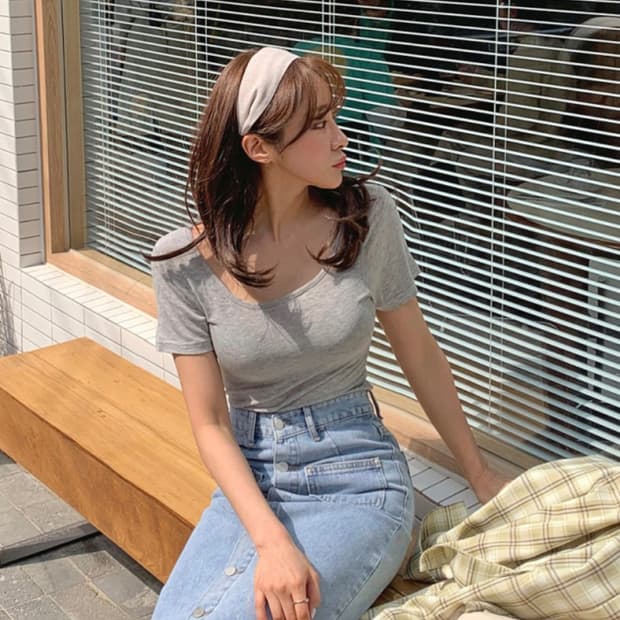 그레이 라운드 티셔츠