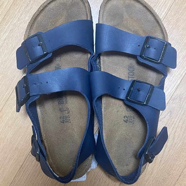버켄스탁 밀라노 샌들 270