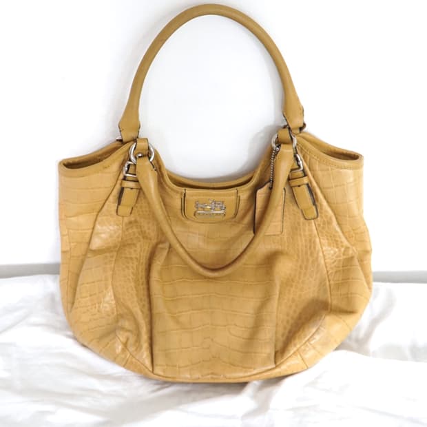 COACH SHOULDER BAG