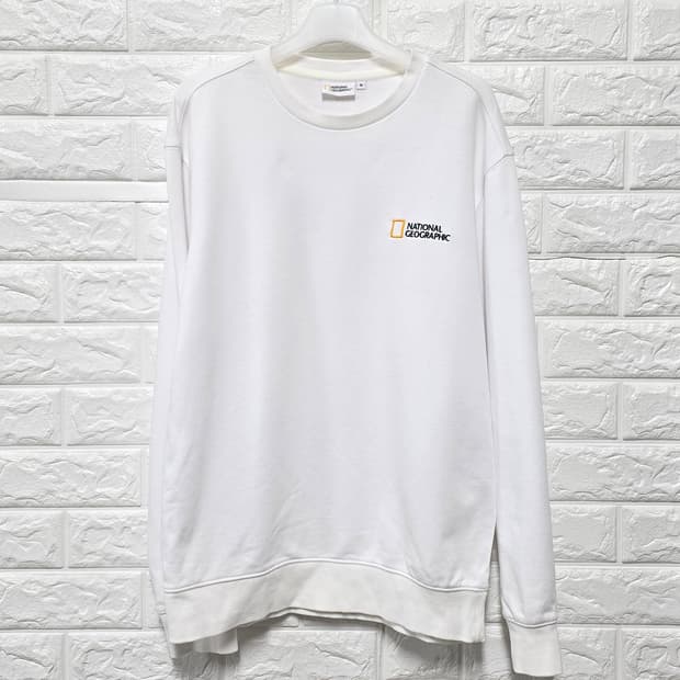 택포_ 내셔널지오그래픽 흰색 맨투맨 L