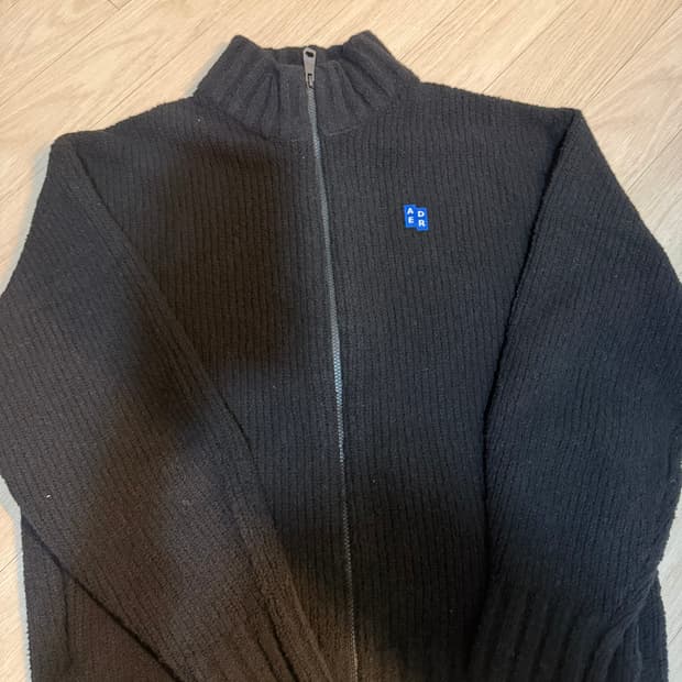 아더에러 니트집업 s