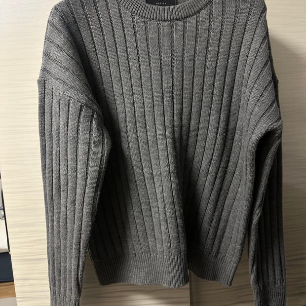 그레이 핑거홀 니트