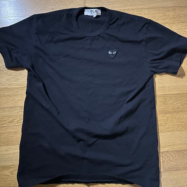 꼼데가르송 블랙하트 반팔  