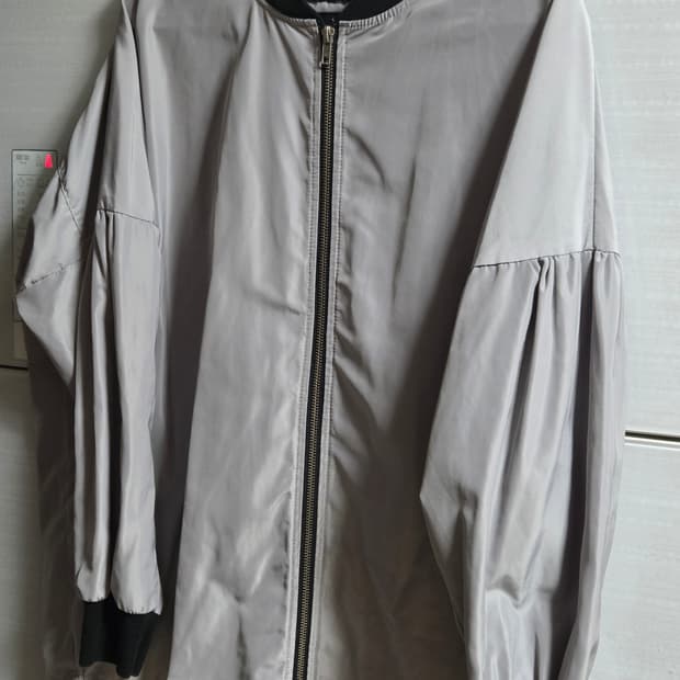 6천원 급처! 그레이 바람막이 봄버 자켓