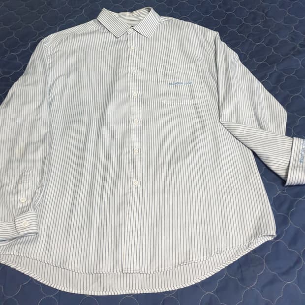 다이아몬드레이라 폴리혼방 스트라이프 긴팔셔츠 블루 (XL)