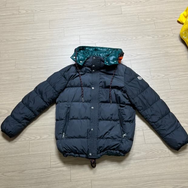 몽클레르 에티에반트 XXL 24년도 리버서블 패딩