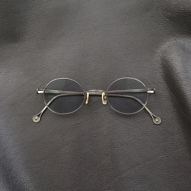 90s vtg archive 2861 round metal frame