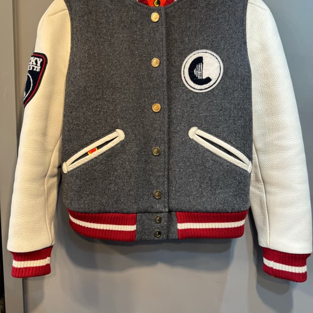 럭키슈에뜨 바시티 자켓