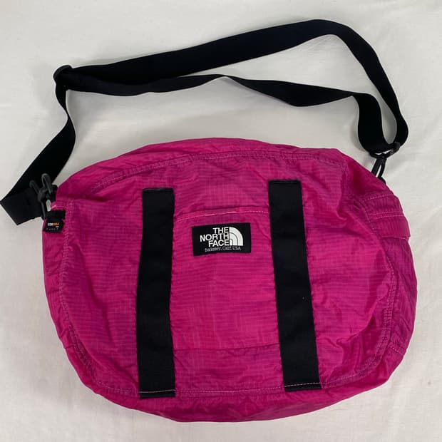 노스페이스 핑크 나일론 크로스백 <58>