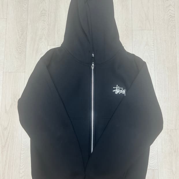 스투시 베이직 후드집업(기모)팔아요 모자끈 없읍니다!!