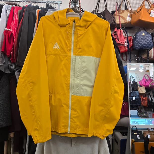 나이키 ACG(All Conditions Gear) 후드 윈드브레이커