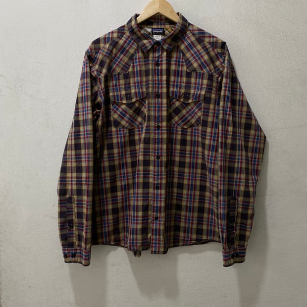 ๐Patagonia western shirts