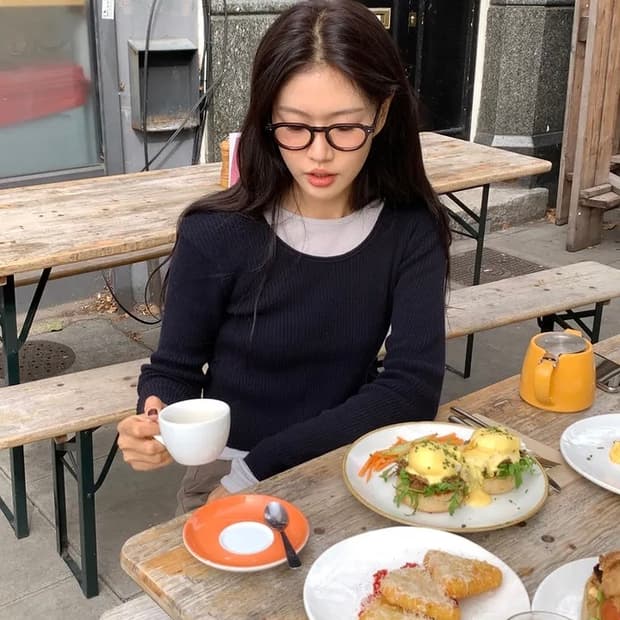 언더비 네이비골지니트