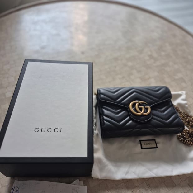 구찌 마몽 마틀라세 쉐브론 레더 미니 체인백