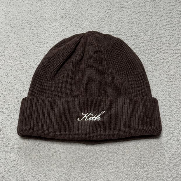 kith 스크립트 클래식 비니 브라운